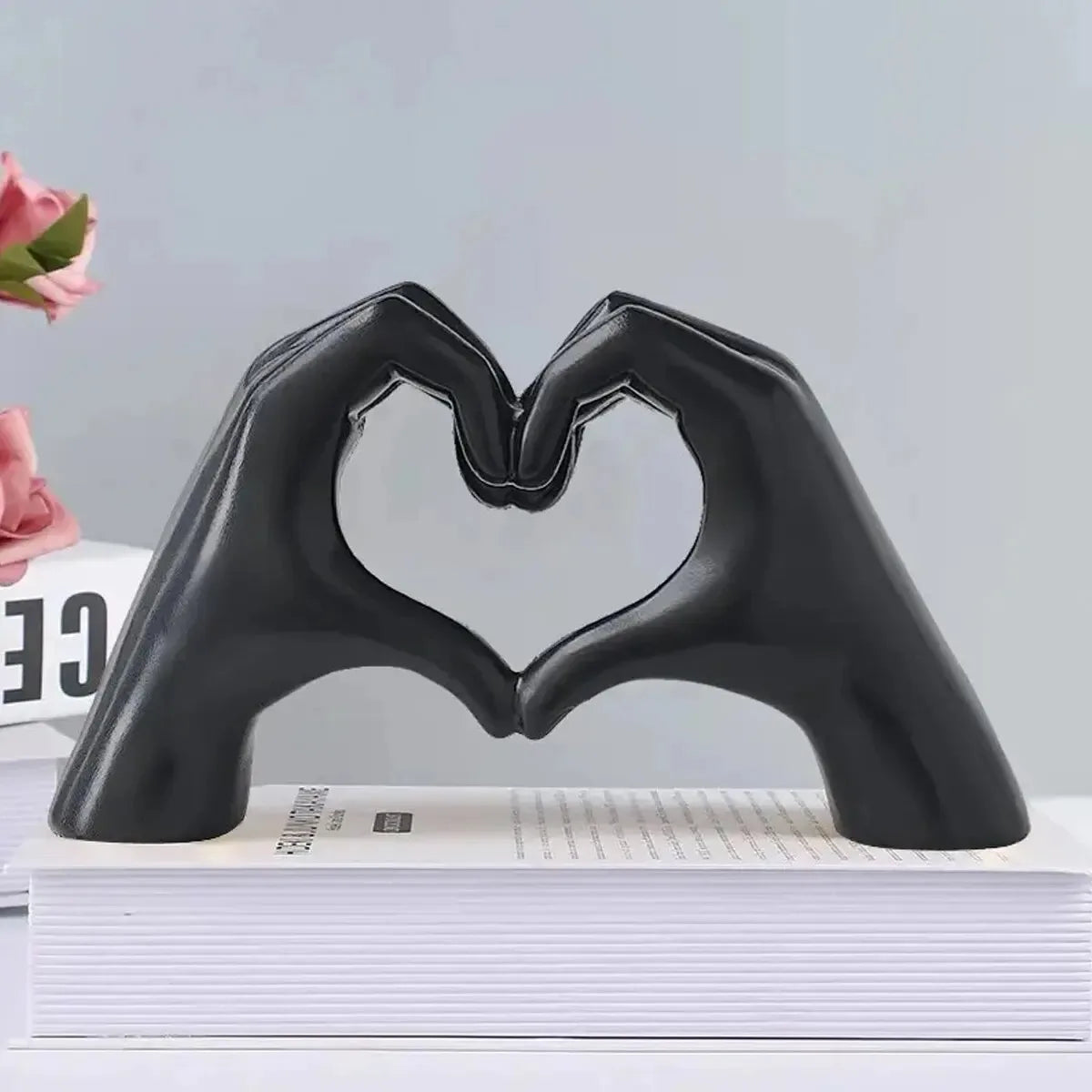 10cm Modern Abstract Heart Hand Gesture Statue – Personalized Resin Finger Love Sculpture for Desktop & Living Room Decor - B