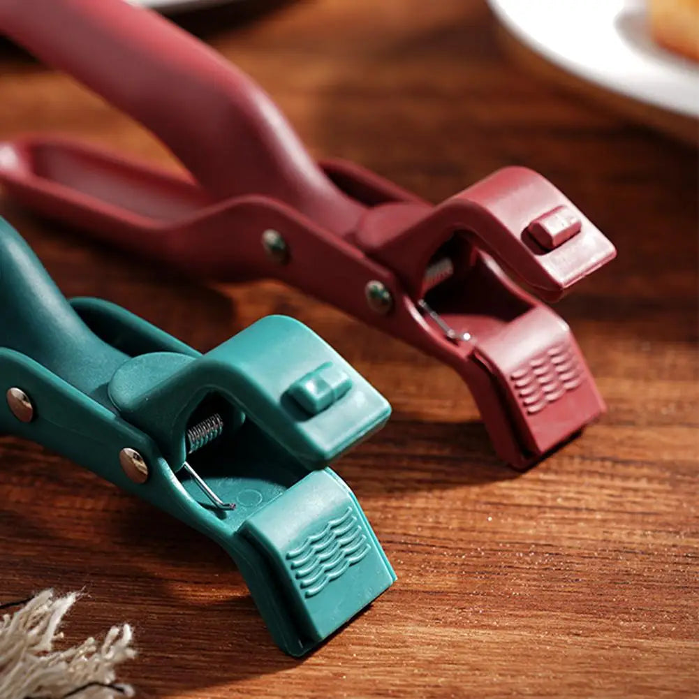 Non-Slip Anti-Scalding Bowl Clamp – Ergonomic Silicone & Nylon Kitchen Plate Gripper Tool - Product Photo 4