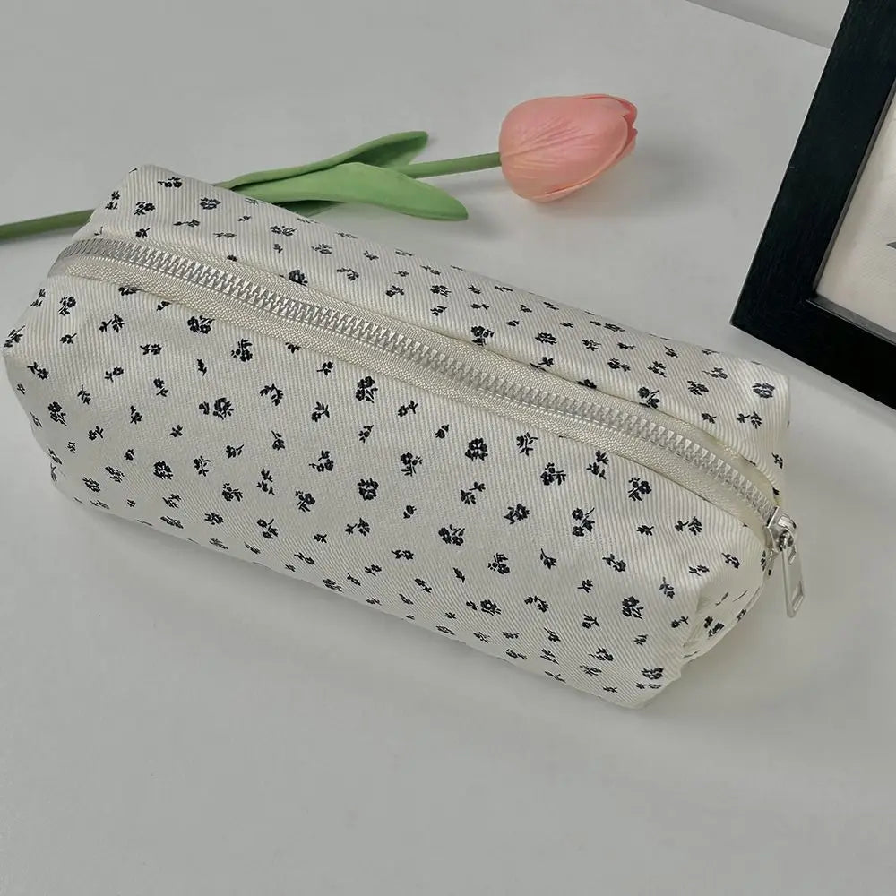 Cute Floral Pattern Pen Pouch – Multifunctional Large Capacity School Supplies Organizer - 01