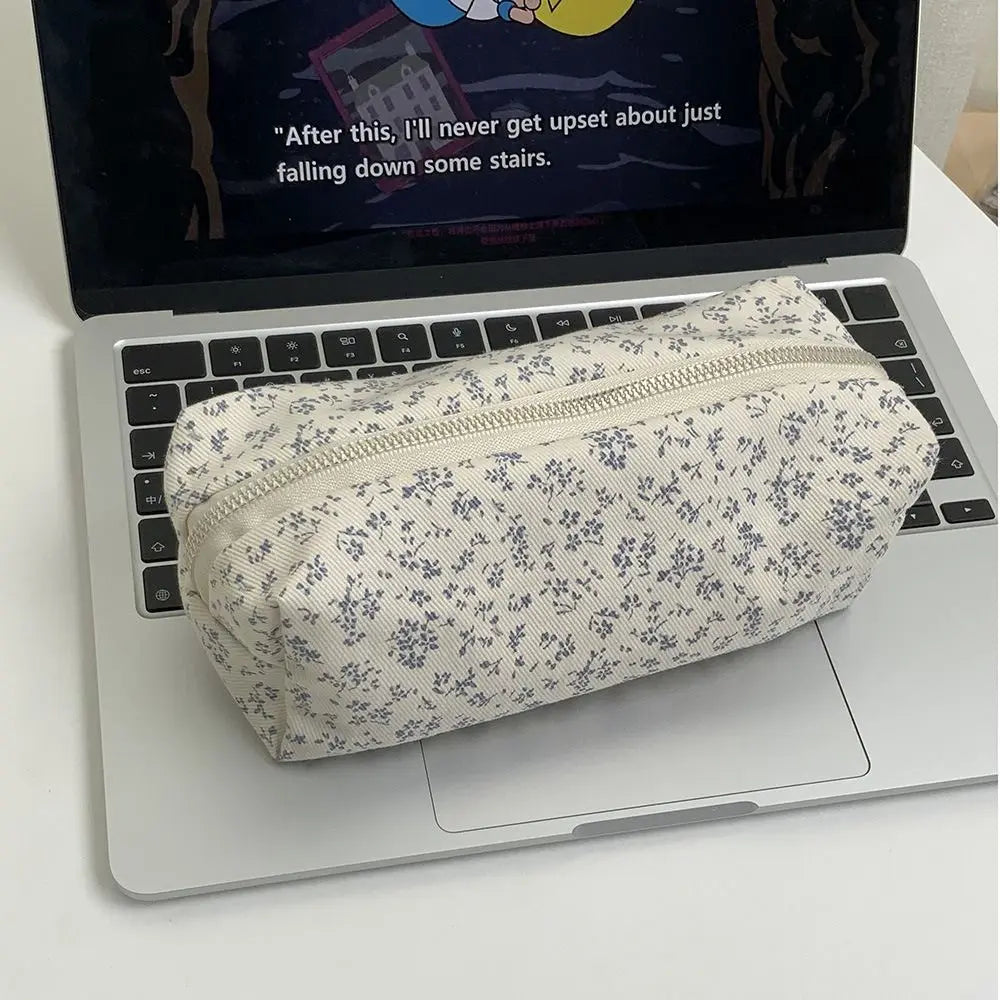 Cute Floral Pattern Pen Pouch – Multifunctional Large Capacity School Supplies Organizer - 02