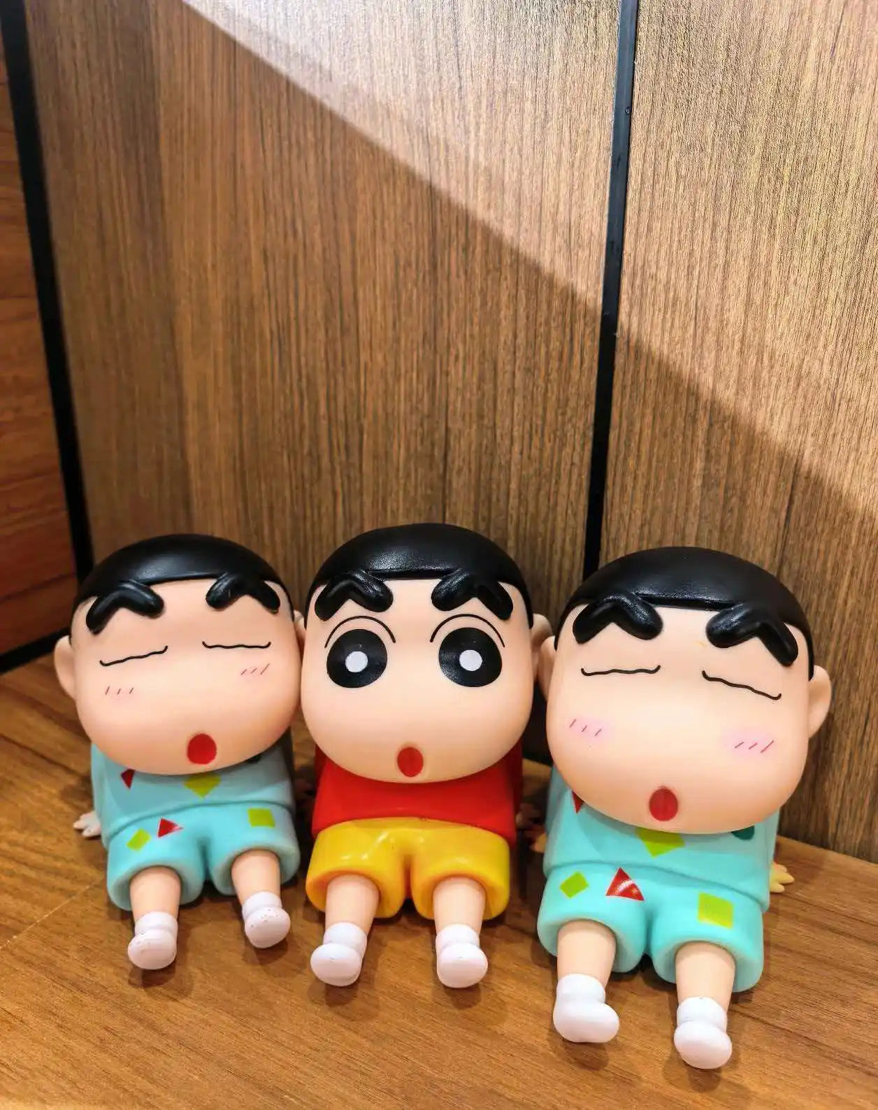 Crayon Shin-chan Anime Mobile Phone Stand – Bandai Desktop Figure Ornament - Product Photo 1
