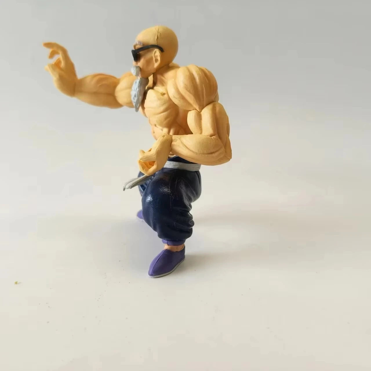 Bandai Dragon Ball Z Master Roshi MAX Power Muscle Strengthening Form Anime Action Figure – PVC Collectible Statue Model Toy for DBZ Fans - Product Photo 3